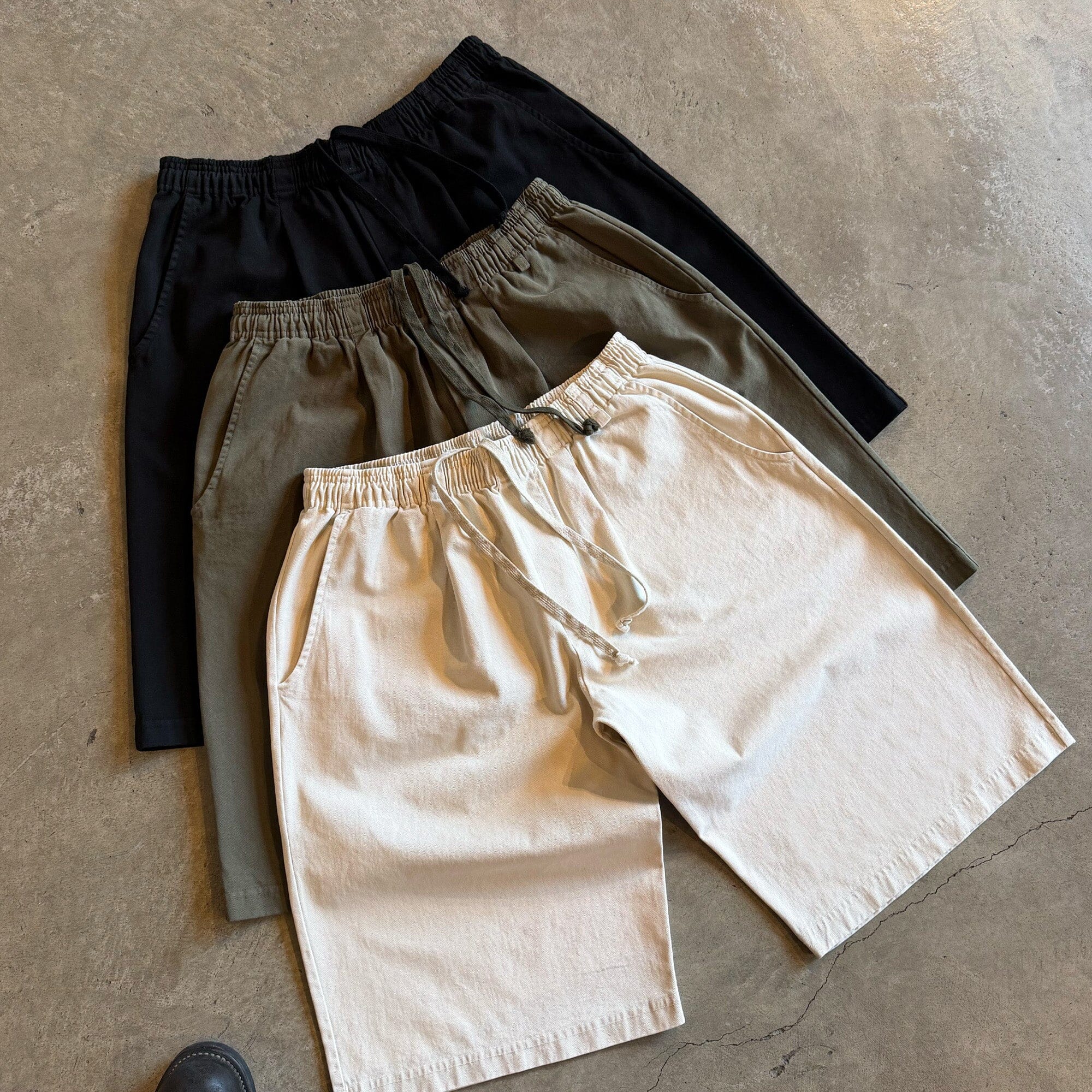 Shibuya Pleated Twill Shorts II - Image 4
