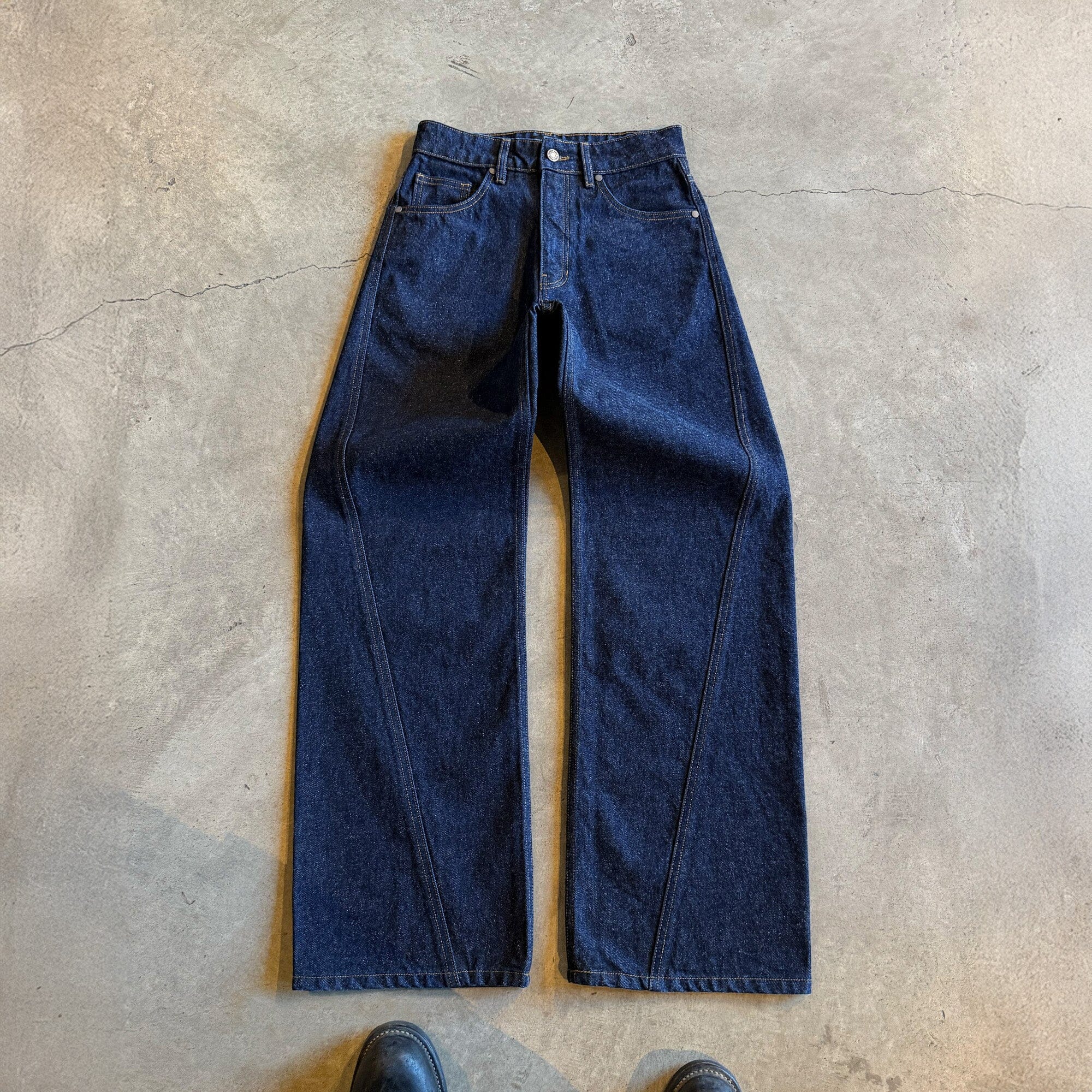 Twisted Tokyo Jeans | Straight-Wide Leg - Image 3